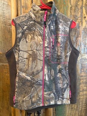 Women’s Camouflage Fleece Vest with Pink Trim